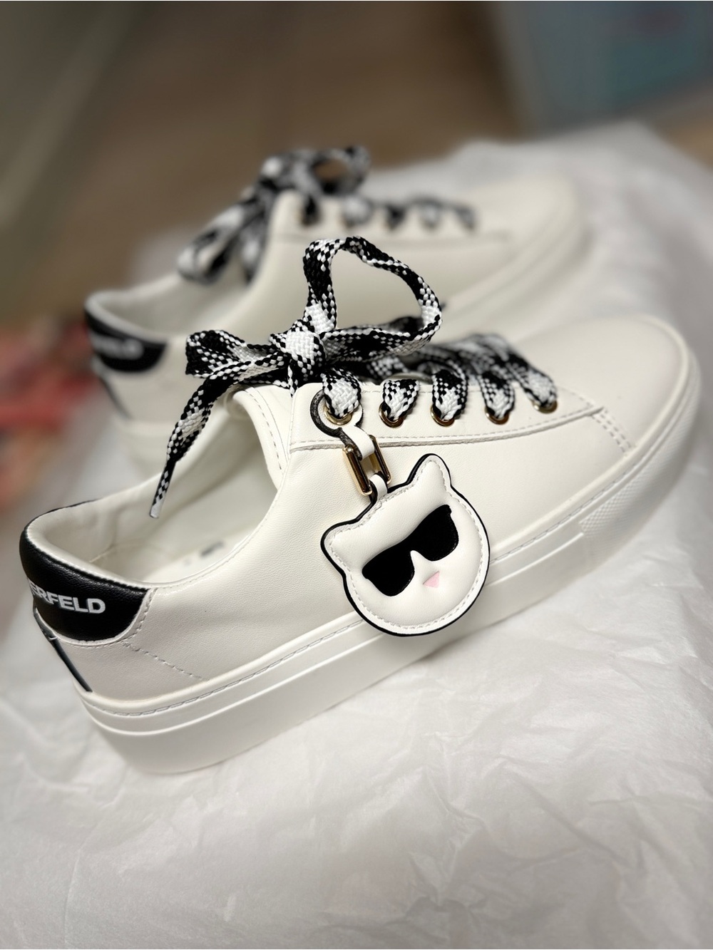 Karl Lagerfeld Capree Platform Sneakers White/Black Size 5.5 Like New - Picture 3 of 9